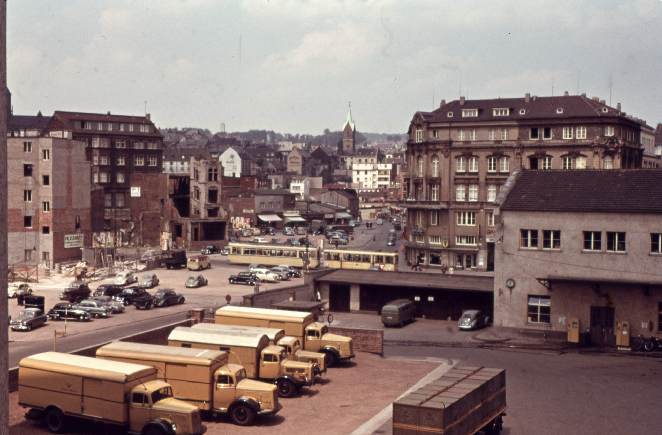 Featured image for “KW15/2022 – Wuppertal: Das Runde muss an das Eckige”