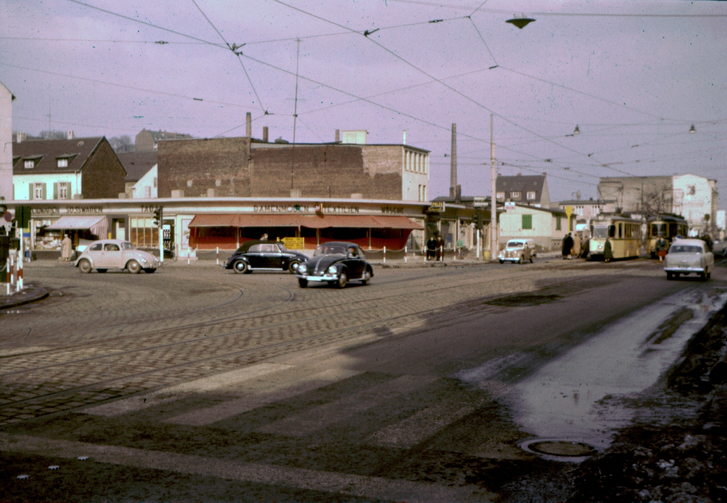 Featured image for “KW20/2022 – Wuppertal: Manche Wunden heilen nur langsam”